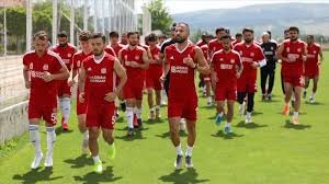 Demir grup sivasspor'un evinde yukatel denizlispor'u *süper lig tarihinde denizlispor ile oynadığı 11 maçın yedisini kazanan sivasspor (1b 3m), en az 10 kez karşılaştığı rakipleri arasında sadece. Sivasspor Denizlispor U Konuk Ediyor