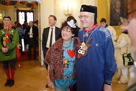 Winfried kretschmann (born may 17, 1948) is a german politician of the alliance '90/greens. Am Mittwoch Haben Die Narren Den Amtssitz Von Ministerprasident Winfried Kretschmann Gesturmt Und Wurden Von Ihm Und Seiner Frau Gerlinde Mit Offenen Armen Empfangen Stuttgarter Zeitung