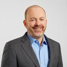 Mimi Dunn's Instagram, Twitter & Facebook