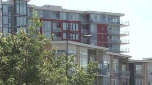 The average size for a phoenix, az apartment is 804 square feet, but this number varies greatly depending on unit type, with cheap and luxury alternatives for houses and apartments alike. Average Rent For 1 Bedroom Apartment Hits 2 300 In Toronto