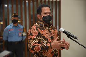 Mulai dari pakaian yang tertutup, tingkatan bahasa, sampai. Vaksinasi Covid 19 Di Lingkungan Dpr Berjalan Tertib Dan Sesuai Prokes Halaman All Kompas Com