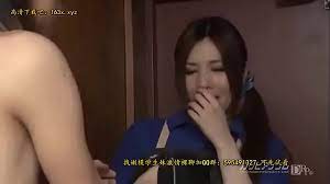 Skinny teen pissing behind a wall outdoor. Bokep Jepang Euttube Com