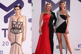 Прямой эфир муз тв онлайн. Samye Uzhasnye Naryady Premii Muz Tv 2019 Popcake
