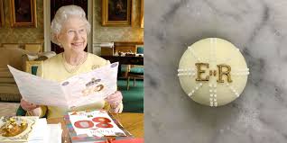 Queen elizabeth ii celebrates her official birthday on april 21st, and while her birthday plans may be private, we do know is that her favourite chocolate birthday cake will be on the afternoon tea menu. Royal Family S Pastry Chefs Share A Chocolate Cupcake Recipe For Queen Elizabeth S Birthday