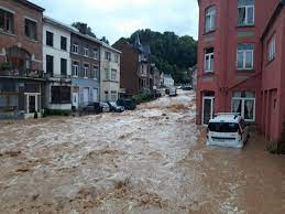 Une inondation est la submersion d'une zone (rapide ou lente) qui peut être provoquée de plusieurs façons, par des pluies importantes en durée et (ou) en intensité. Uc8vp5o9sgo0tm
