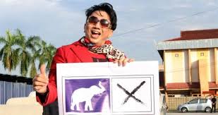 Для просмотра онлайн кликните на видео ⤵. Kecoh Azwan Ali Marah Perbualan Dia Dan Abang Di Twitter Media Hiburan