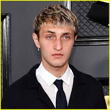 Anwar Hadid Says He's Anti-Vaxx, Explains Why He Won't Get the COVID-19  Vaccine