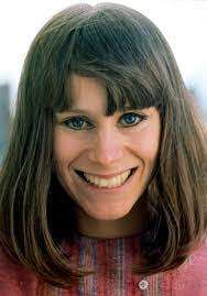 Ellen Huggins's Instagram, Twitter & Facebook