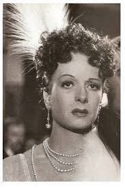 Elsa Connor's Instagram, Twitter & Facebook