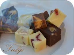 Le Fudge Est Une Sorte De Caramel Mou Anglais Il Peut Etre Nature Ou Parfume Avec Du Chocolat Auquel On Ajoute De Recette Fudge Fudge Facile Cadeaux Gourmands