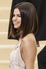 The Hottest Selena Gomez Hair Ideas To Recreate In 2019 Selena Gomez Hair Selena Gomez Short Hair Short Hair Styles