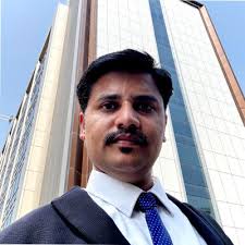 Winners never quit and quitters never win .