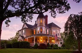 Stop In And Visit With Bernie Linda At The Oaks Victorian Inn B B Christiansburg Va 800 336 6257 Bed And Breakfast Inn Beautiful Hotels Guest Cottage