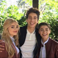 Si No Quieres Que Publique Tu Pin Dimelo Y Lo Borro If You Do Not Want Me To Publish Your Pin Tell Me And Del Zombie Disney Meg Donnelly Disney Channel Movies