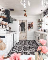 This 1952 farmhouse makeover kept the traditional farmhouse elements of subway tile, classic pulls and simple cabinets and added a stunning geometric floor that looks modern but also has a vintage feel. Modern Farmhouse Style With Palazzo Porcelain Tile Bedrosians Tile Stone