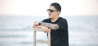 Click the play button to hear a sample of this audio file. Bogdan De La Ploiesti Lasa Ma Sa Iti Spun Versuri Versuri