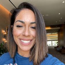 Ginger Bates's Instagram, Twitter & Facebook