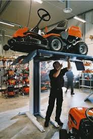 Lawn & garden equipment repair. Cummings Small Engine Service Winnipeg Mb
