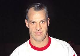 Hockey legend Gordie Howe dies at age 88