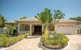 The designs are trendy and cost is high compared to single storey. Tropical Escape Villa 3 Bedroom In Priory Jamaica From 377 Photos Reviews Zenhotels Com