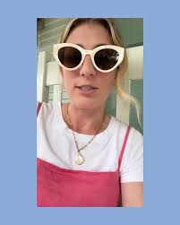 How do some women “balance it all” and look good doing it? 👉🏻 They (most  likely) have help. Shout out to @things.i.bought.and.liked for sharing  about this