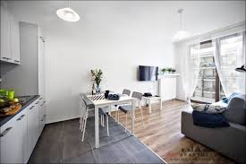 Sie möchten eine eigene wohnung beziehen, sich aber um nichts organisatorisches. Sokratesa Park Art Wohnung In Der Nahe Der Metro Mlociny