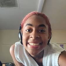 Hillary/Kai (@hill.solo)