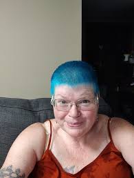 Hiya x A post for people with shorter hair, how do you do your hair whilst  in Disney, my hair isn't long enough for it all to be in a bobble x