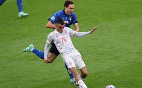 Isco (spain) from a free kick with a right footed shot to the bottom left corner. Ekibglwonazaxm
