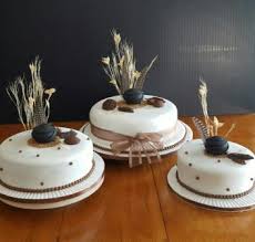 African Traditional Cakes Mulberry Cakes And Cupcakes Over the years, we have seen people embrace different african prints below are pictures of the xhosa traditional wedding attire for bride and groom. african traditional cakes mulberry