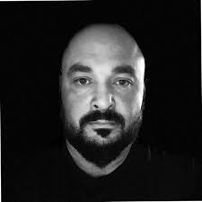 Proud to have been working with a remarkable group of people over the past  6 weeks co-founding the Feed our Frontline movement  (https://lnkd.in/dmuMWTj) providing healthy food to our incredible NHS…