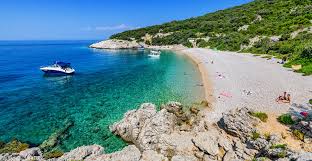 Neben kiesstränden kann man auch steinriffe falls sie aber dennoch einen sandstrand bevorzugen, können sie diesen in lumbardo auf der insel. Strande Und Blaue Flagge In Kroatien Camping Hr
