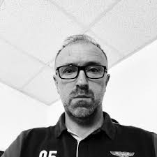 Un moment d'émotion.... Dans quelques jours, je quitterai l'entreprise  après une belle aventure. Et aujourd'hui, j'ai reçu un cadeau qui m'a  profondément touché : un cadre peint à la main, offert… |