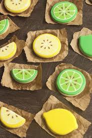 Nothing Says Summer Like Lemons These Simple Lemon Cookies Are Sugar Cookies Decorated With Royal Icing In 2020 Summer Sugar Cookies Lemon Cookies Lemon Sugar Cookies