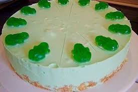 Grune Minna 200 G Frischkase 1 Gotterspeise Waldmeister 1 Pck Vollkornkekse 250ml Sahne Philadelphia Torte Ohne Backen Torte Ohne Backen Philadelphia Torte