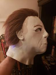 Has anyone got this rubies Ursus mask they'd be willing to sell? I recently  picked up the other 2 rubies masks just need this one now :)