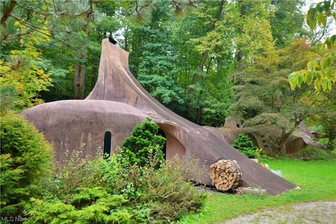Photos: Live Like the Flintstones in This $400,000 Concrete House in Lake County - Cleveland Scene