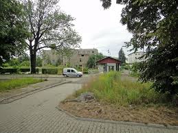 Der außerhalb des ortes gelegene bahnhof krzewina zgorzelecka ist der bahnhof der stadt ostritz, deren namen er bis 1945 auch trug. Krzewina Zgorzelecka Ostritz Border Mapio Net