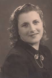 Debbie Helm's Instagram, Twitter & Facebook