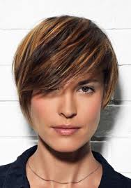 Carre Tres Court De Coiff Co Cheveux Courts Cheveux Courts Meches Cheveux Courts Caramel