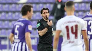 Manuel gräfe pfeift am samstag in der bundesliga zwischen borussia mönchengladbach gegen sc freiburg. Dfb Bleibt Dabei Referee Grafe Muss Aufhoren Sport Nordbayern De