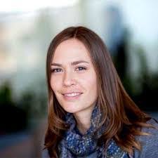 Carrie Wright's Instagram, Twitter & Facebook