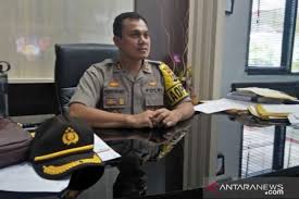 Karangan bunga untuk Polisi yang gugur memenuhi halaman Mako Brimob