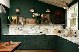 Oft ist es der beliebteste raum in der wohnung, wo. Dunkle Wandfarbe Kuche Grun Schranke Dachschrage Marmor Kuche Grun Wandfarbe Kuche Kuchen Design