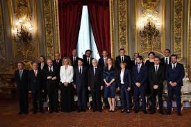 Se il presidente conte ha i numeri per andare avanti, lo faccia, senza sottrarsi ancora al dovere di governare e alle urgenze del paese. Un Anno Di Governo Conte Date Leggi E Scontri