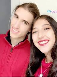 Amber Wild's Instagram, Twitter & Facebook