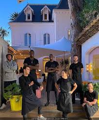 At club blanche in paris and swan in miami, created alongside pharrell williams, the french ch&#8230; Apres Saint Tropez Un Restaurant Toshare De Jean Imbert A Paris Sortiraparis Com