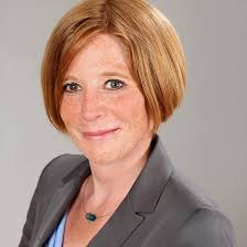 Suchen Sie nach Referent:innen für Ihre Veranstaltungen? Entdecken Sie  passende Referent:innen in unserem Pool, indem Sie nach Themenbereich,  Angebotsformat oder Angebotsumgebung filtern.