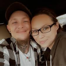 Mary Pelley's Instagram, Twitter & Facebook