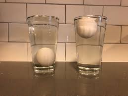 only rotten eggs float : lifehacks